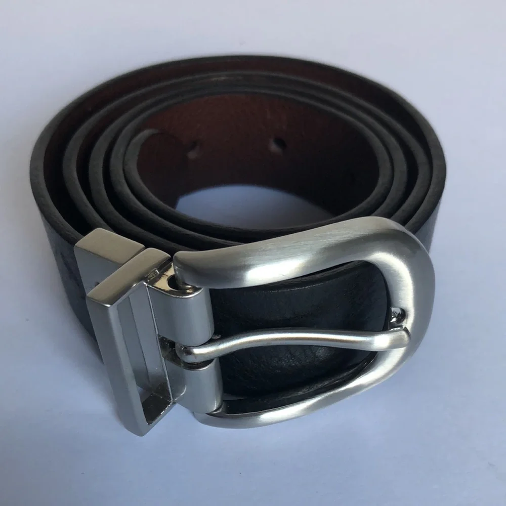 Men’s Reversible Black Brown Supple Leather Belt size Large 40”